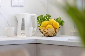 Stylish Apartment 7th Floor by Renters