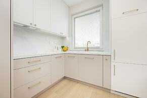 Stylish Apartment 7th Floor by Renters