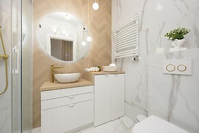 Stylish Apartment 7th Floor by Renters