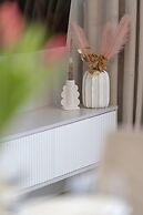 Stylish Apartment 7th Floor by Renters