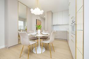 Stylish Apartment 7th Floor by Renters