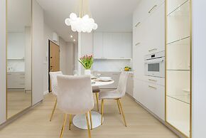 Stylish Apartment 7th Floor by Renters