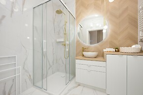 Stylish Apartment 7th Floor by Renters