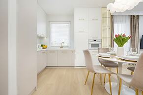 Stylish Apartment 7th Floor by Renters