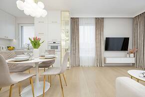 Stylish Apartment 7th Floor by Renters