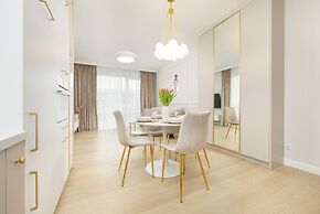 Stylish Apartment 7th Floor by Renters