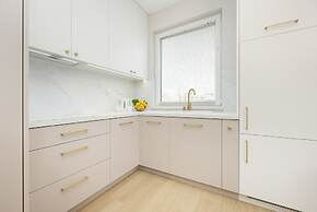 Stylish Apartment 7th Floor by Renters