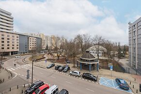 Spacious Studio & Parking by Renters