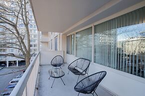 Luxury & Comfortable condo Crystal city