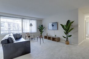 Luxury & Comfortable condo Crystal city