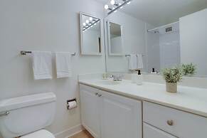 Luxury & Comfortable condo Crystal city