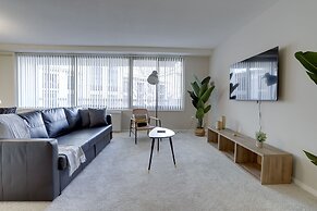 Luxury & Comfortable condo Crystal city