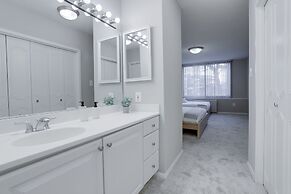 Luxury & Comfortable condo Crystal city