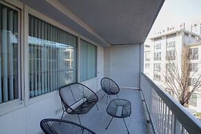 Luxury & Comfortable condo Crystal city