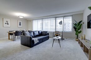 Luxury & Comfortable condo Crystal city