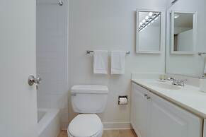 Luxury & Comfortable condo Crystal city