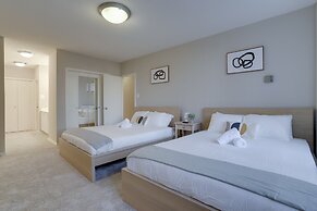 Luxury & Comfortable condo Crystal city