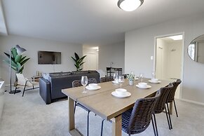 Luxury & Comfortable condo Crystal city