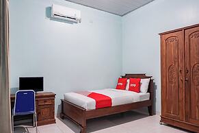 OYO 93695 Guest House Riharti Syariah