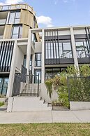 StayAU Modern Townhouse