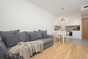 Muranów Apartment Parking by Renters