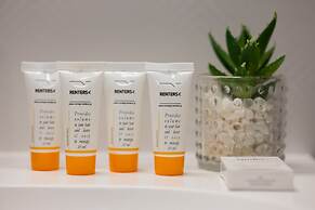 Muranów Apartment Parking by Renters