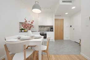 Muranów Apartment Parking by Renters