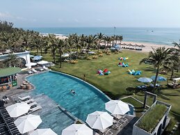 Royal Beachfront Villas Danang