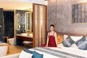 Royal Beachfront Villas Danang