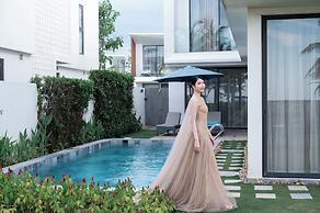 Royal Beachfront Villas Danang