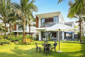 Royal Beachfront Villas Danang