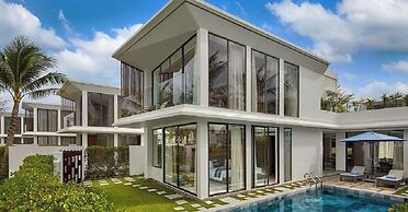 Royal Beachfront Villas Danang