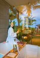 Royal Beachfront Villas Danang