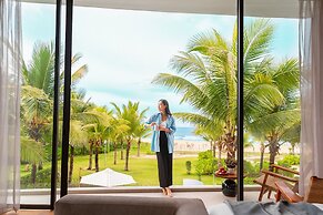 Royal Beachfront Villas Danang