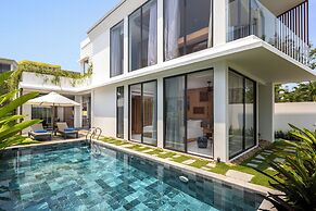Royal Beachfront Villas Danang