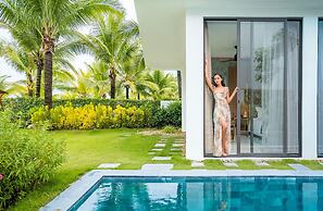 Royal Beachfront Villas Danang