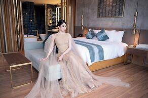 Royal Beachfront Villas Danang