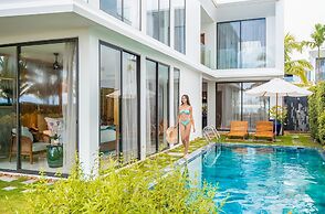 Royal Beachfront Villas Danang