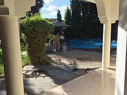 Pontoon Residence & Suites