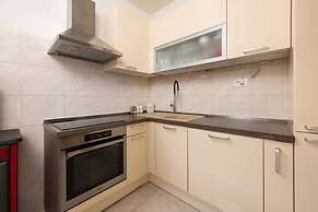 Coastal Comfort Apartment