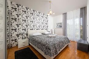 Coastal Comfort Apartment