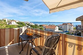 Coastal Comfort Apartment