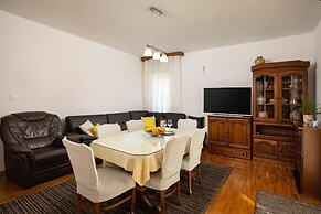 Coastal Comfort Apartment