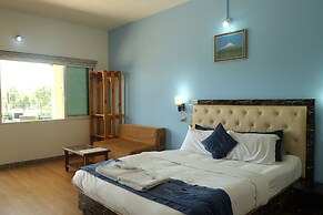 Amigos Lake Resort