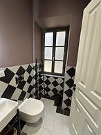 Living Yard Acropolis