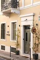 Living Yard Acropolis