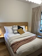 Living Yard Acropolis