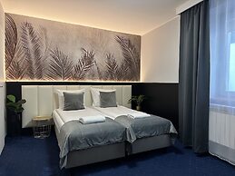 Cube House Aparthotel