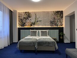 Cube House Aparthotel