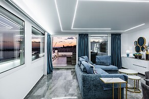 Azzurra Seaview House with Terrace